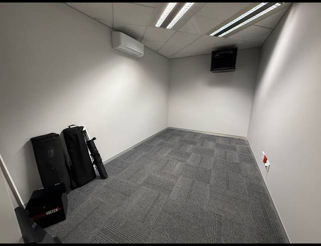 164M² OFFICE TO LET IN PARKTOWN